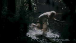 extant_GameOfThrones_4x02-TheLionAndTheRose_0134