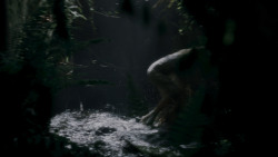 extant_GameOfThrones_4x02-TheLionAndTheRose_0135