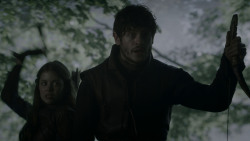 extant_GameOfThrones_4x02-TheLionAndTheRose_0200