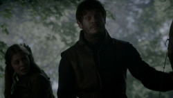 extant_GameOfThrones_4x02-TheLionAndTheRose_0237