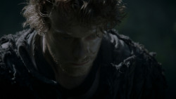 extant_GameOfThrones_4x02-TheLionAndTheRose_0250
