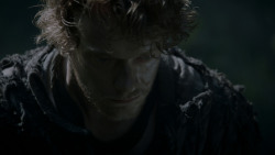 extant_GameOfThrones_4x02-TheLionAndTheRose_0252