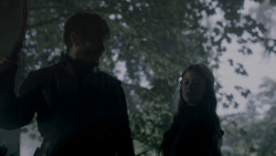 extant_GameOfThrones_4x02-TheLionAndTheRose_0260