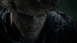 extant_GameOfThrones_4x02-TheLionAndTheRose_0267
