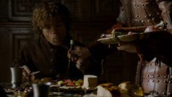 extant_GameOfThrones_4x02-TheLionAndTheRose_0277