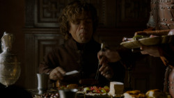 extant_GameOfThrones_4x02-TheLionAndTheRose_0279