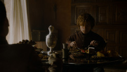 extant_GameOfThrones_4x02-TheLionAndTheRose_0301