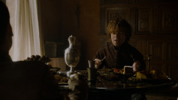 extant_GameOfThrones_4x02-TheLionAndTheRose_0302