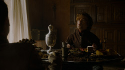 extant_GameOfThrones_4x02-TheLionAndTheRose_0303