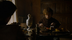 extant_GameOfThrones_4x02-TheLionAndTheRose_0307