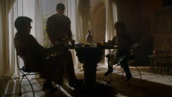 extant_GameOfThrones_4x02-TheLionAndTheRose_0321