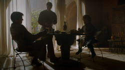 extant_GameOfThrones_4x02-TheLionAndTheRose_0325