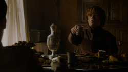 extant_GameOfThrones_4x02-TheLionAndTheRose_0335