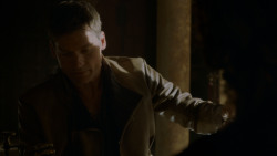 extant_GameOfThrones_4x02-TheLionAndTheRose_0348