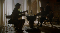 extant_GameOfThrones_4x02-TheLionAndTheRose_0355