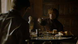 extant_GameOfThrones_4x02-TheLionAndTheRose_0357