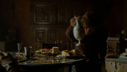 extant_GameOfThrones_4x02-TheLionAndTheRose_0368