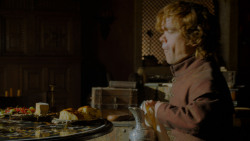 extant_GameOfThrones_4x02-TheLionAndTheRose_0372