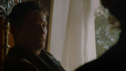 extant_GameOfThrones_4x02-TheLionAndTheRose_0393