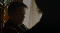 extant_GameOfThrones_4x02-TheLionAndTheRose_0402