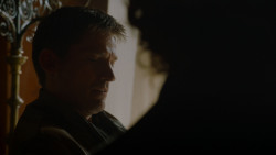 extant_GameOfThrones_4x02-TheLionAndTheRose_0403