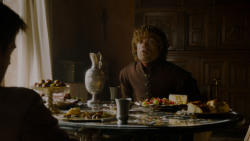 extant_GameOfThrones_4x02-TheLionAndTheRose_0415