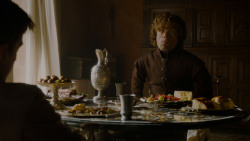 extant_GameOfThrones_4x02-TheLionAndTheRose_0418