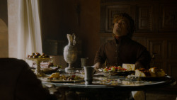 extant_GameOfThrones_4x02-TheLionAndTheRose_0420