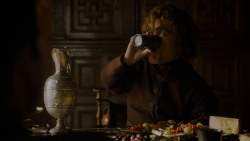 extant_GameOfThrones_4x02-TheLionAndTheRose_0435
