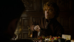 extant_GameOfThrones_4x02-TheLionAndTheRose_0437