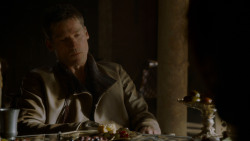extant_GameOfThrones_4x02-TheLionAndTheRose_0438