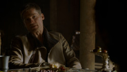 extant_GameOfThrones_4x02-TheLionAndTheRose_0439