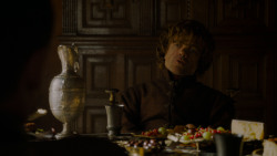 extant_GameOfThrones_4x02-TheLionAndTheRose_0450