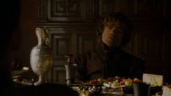 extant_GameOfThrones_4x02-TheLionAndTheRose_0451
