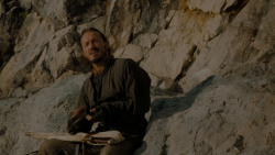 extant_GameOfThrones_4x02-TheLionAndTheRose_0500