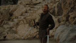 extant_GameOfThrones_4x02-TheLionAndTheRose_0549