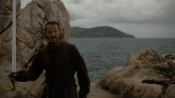 extant_GameOfThrones_4x02-TheLionAndTheRose_0563