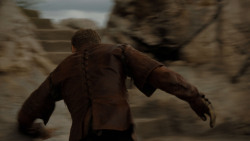 extant_GameOfThrones_4x02-TheLionAndTheRose_0587
