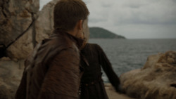 extant_GameOfThrones_4x02-TheLionAndTheRose_0591