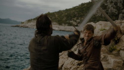 extant_GameOfThrones_4x02-TheLionAndTheRose_0606