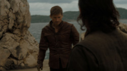 extant_GameOfThrones_4x02-TheLionAndTheRose_0620