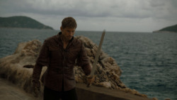 extant_GameOfThrones_4x02-TheLionAndTheRose_0623