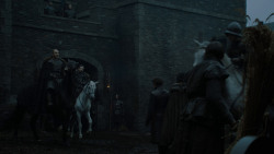 extant_GameOfThrones_4x02-TheLionAndTheRose_0674