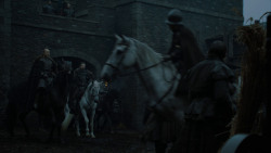 extant_GameOfThrones_4x02-TheLionAndTheRose_0675
