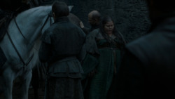 extant_GameOfThrones_4x02-TheLionAndTheRose_0691