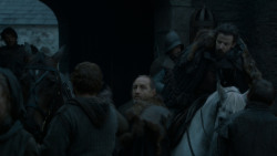 extant_GameOfThrones_4x02-TheLionAndTheRose_0694
