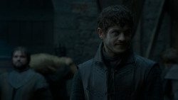 extant_GameOfThrones_4x02-TheLionAndTheRose_0750
