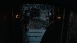 extant_GameOfThrones_4x02-TheLionAndTheRose_0759