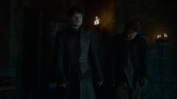 extant_GameOfThrones_4x02-TheLionAndTheRose_0789
