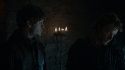 extant_GameOfThrones_4x02-TheLionAndTheRose_0815